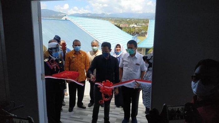 Menteri Pendidikan dan Kebudayaan (Mendikbud) Nadiem Makarim meresmikan Gedung Simulator SMKN 7 Palu, Jl Komodo, Kelurahan Talise, Kecamatam Mantikulore, Kota Palu, Kamis (5/11/2020).