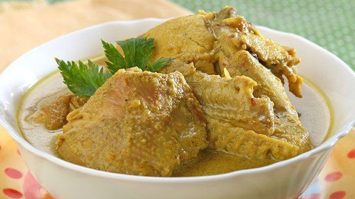 Opor ayam bumbu jinten.