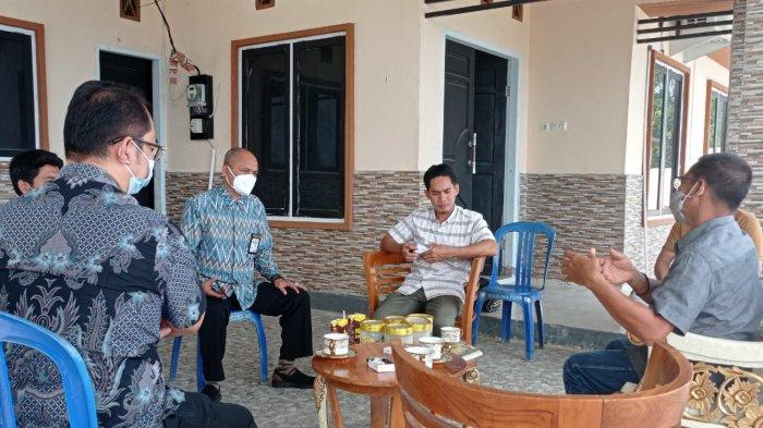 Ketua DPRD Kabupaten Donggala Takwin menerima kunjungan Direksi Tribun Network di rumah jabatannya, Jl Pangeran Limboro, Kelurahan Gunung Bale, Kecamtan Banawa, Sulawesi Tengah, Jumat (8/1/2021).