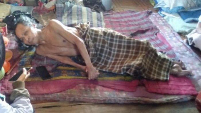 Kondisi Tepu terbaring di atas kasur di Lingkungan Kampung Nipa, Kelurahan Bentengnge, Kecamatan Ujung Bulu, , Kabupaten Bulukumba, Sulawesi Selatan.