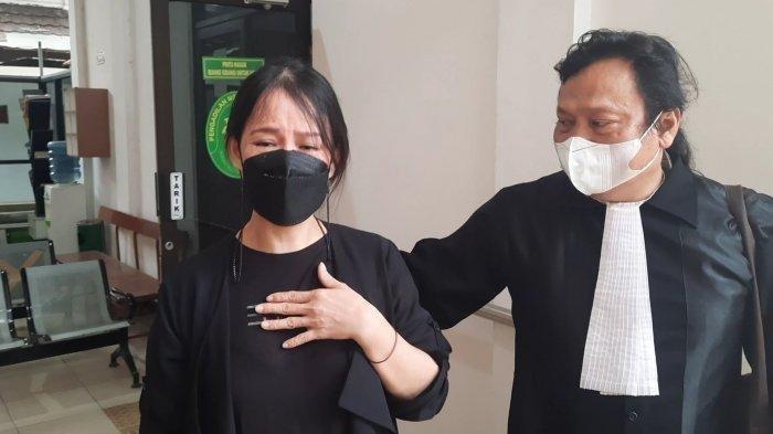 Seorang istri di Karawang, Jawa Barat dituntut satu tahun penjara karena memarahi suaminya.