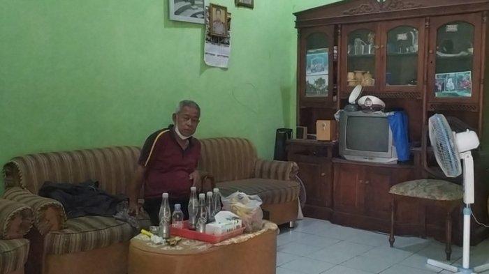 Agus Dartono (61) purnawiran Polri yang sempat jadi manusia saat ditemui di rumahnya di Sendangmulyo, Tembalang, Kota Semarang, Senin (27/9/2021).