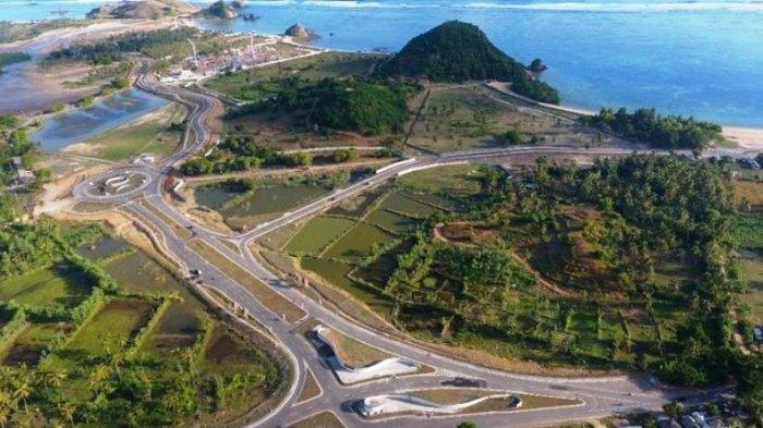 Pemandang sirkuit Mandalika, Lombok, Mataram yang disebut menjadi salah satu sirkuit terindah di dunia oleh promotor MotoGP.
