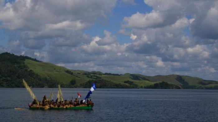 Danau Sentani, Jayapura, Papua.