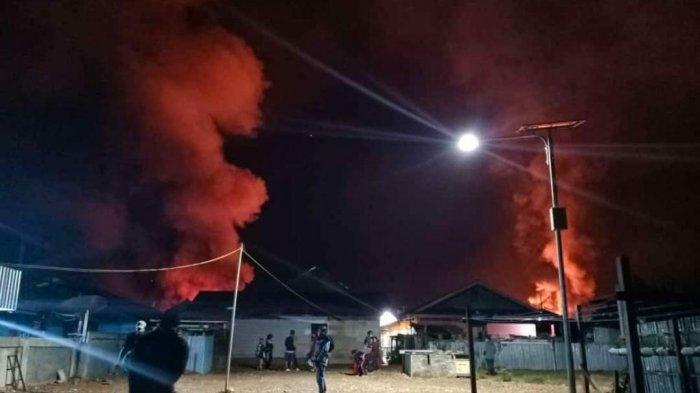 kondisi rumah warga yang dibakar di Dogiyai