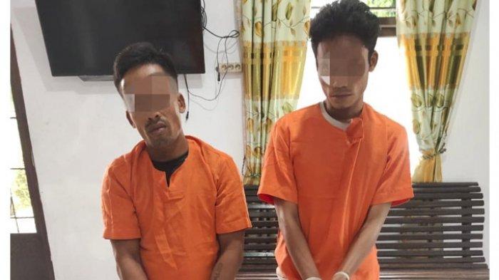 Dua terduga pengedar paket sabu-sabu siap edar yang diamankan jajaran Polsek Tapung Hilir, Jumat (25/09/2020) dinihari
