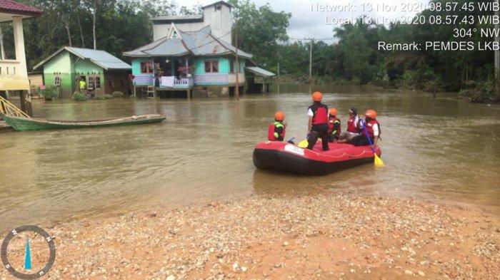 Kondisi terkini banjir di Desa Lubuk Kembang Bunga dan Desa Air Hitam pada Jumat (13/11/2020).