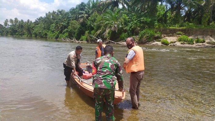 Tim gabungan tengah melakukan pencarian dan penyisiran di sekitar lokasi tenggelam di Sungai Batang Lubuh, Minggu (14/3/2021).