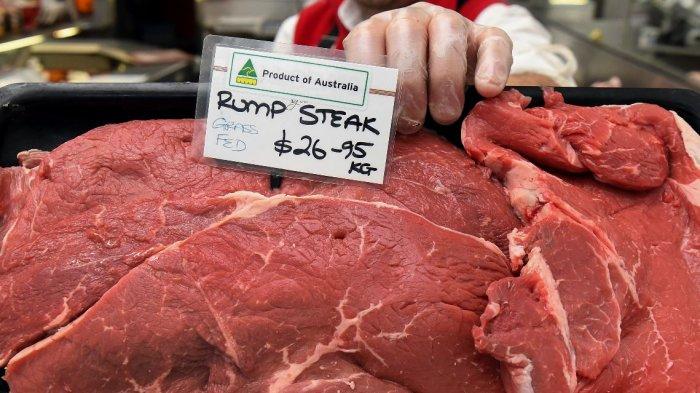 Daging Australia di Melbourne Yarraville, Selasa (12/5/2020). China menghentikan impor dari empat pemasok daging sapi utama Australia pada hari ini, hanya beberapa minggu setelah duta besar Beijing memperingatkan boikot konsumen sebagai pembalasan atas dorongan Canberra untuk menyelidiki asal-usul coronavirus.
