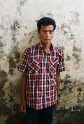 Otak pelaku berinisial HA saat diamankan Mapolsek Keritang. Dia menyewa pembunuh bayaran untuk menikam suami baru mantan istrinya.