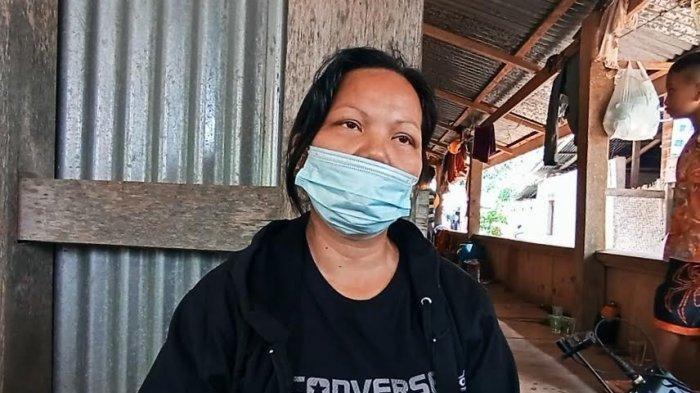 Istri Oktovianus, Natalina Pamean, Senin (12/4/2021)