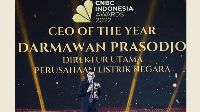 Direktur Utama PT PLN (Persero), Darmawan Prasodjo dinobatkan sebagai CEO of The Year.