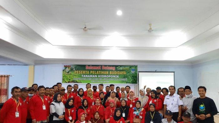 Masyarakat Desa Baru, Kecamatan Kampar mengikuti pelatihan hidroponik