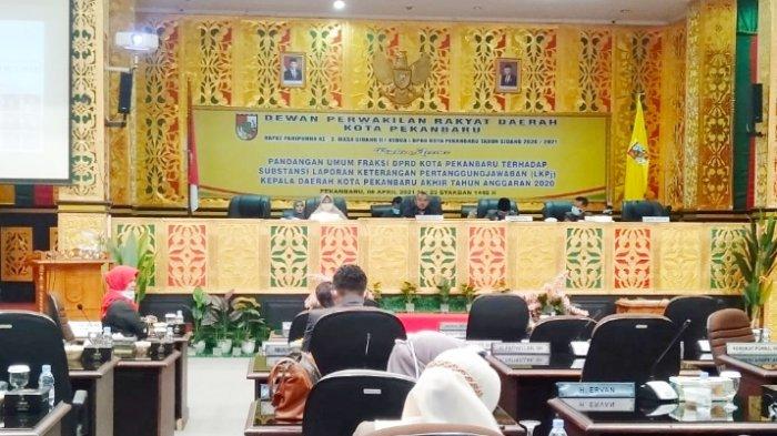 Suasana rapat Paripurna Pandangan Umum Fraksi terhadap Laporan Keterangan Pertanggungjawaban (LKPJ) Kepala Daerah Kota Pekanbaru Akhir Tahun Anggaran 2020, Selasa (6/4/2021) kemarin di ruang Paripurna.