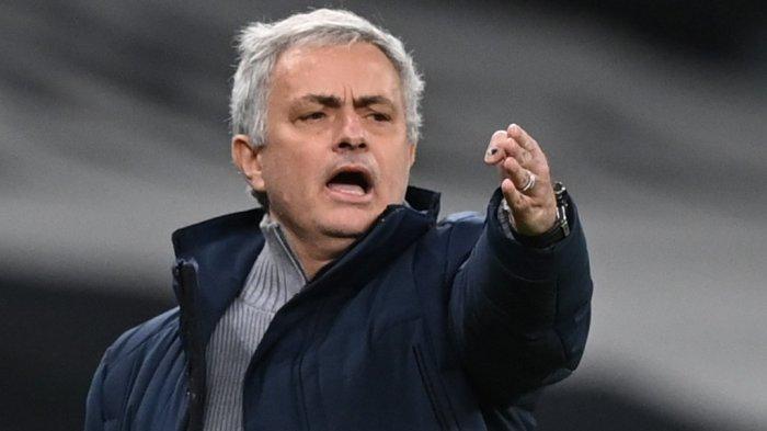 Mantan Pelatih Tottenham Hotspur Jose Mourinho saat pertandingan sepak bola Liga Premier Inggris antara Tottenham Hotspur dan Liverpool di Stadion Tottenham Hotspur di London, pada 28 Januari 2021.