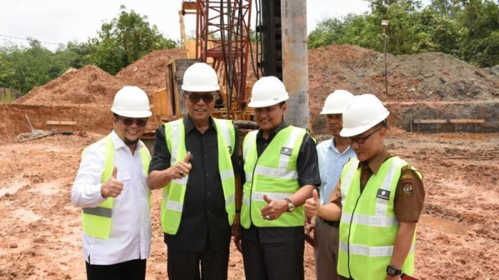 Pembangunan Gedung Rawat Inap Kelas III Rumah Sakit Umum Daerah Bangkinang resmi dimulai. Bupati Kampar, Azis Zaenal meresmikannya atau Ground Breaking, Senin (25/9/2017).
