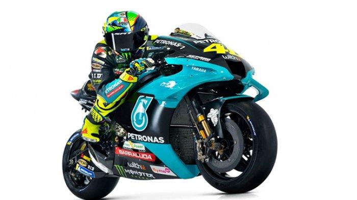 Valentino Rossi bersama tunggangan barunya di tim Petronas untuk MotoGP musim ini.