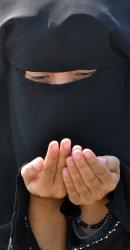 Bacaan Sholawat Jibril Arab dan Latin, Benarkah Haram Hukumnya Jika Dibaca dengan Diiringi Rebana ?