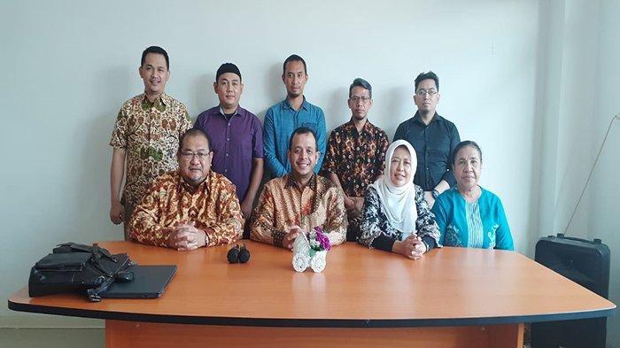 Tim dokter bedah jantung terbuka dari Rumah Sakit Harapan Kita Jakarta pengampu dokter bedah jantung RSUD dr Soedarso.