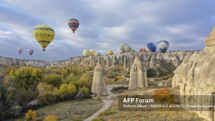 Di Cappadocia ada banyak kota bawah tanah, namun ada satu kota bawah tanah yang paling terkenal dan memiliki pemandangan indah.