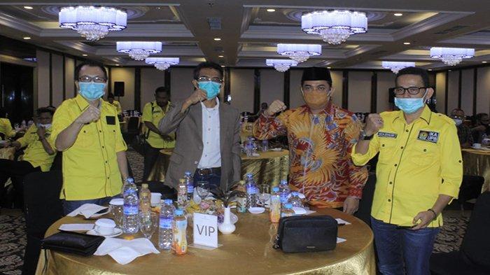 Foto bersama saat Ikatan Alumni Universitas Panca Bhakti Pontianak menggelar Musyawarah Besar ke II, di Hotel Mahkota, Pontianak, Kalbar, Sabtu 16 Januari 2021.