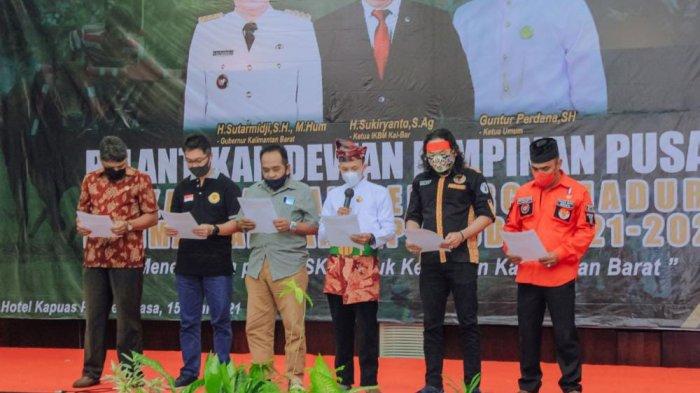 Sejumlah pemuda lintas etnis di Kalimantan Barat melaksanakan deklarasi damai di Hotel Kapuas Palace, Selasa 15 Juni 2021.