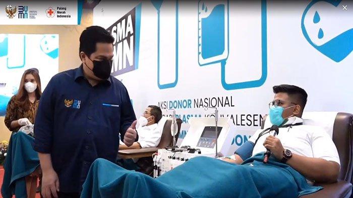 Menteri BUMN Erick Thohir saat menyapa salah satu insan Pegadaian Ardhano Priatama untuk menjadi Pendonor Plasma konvalesen
