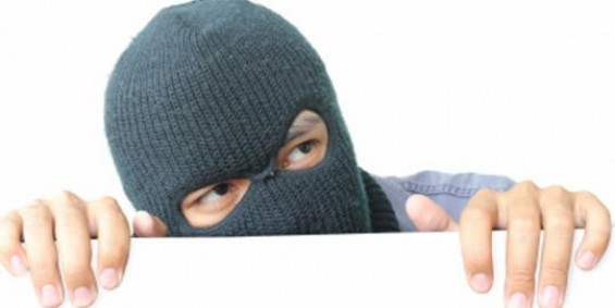 Dua Pria Komplotan Pencuri Ratusan Meter Kabel di Pontianak Diringkus Polisi, Dua Lainnya Buron.
