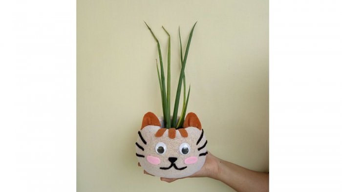 Satu di antara Produk TABURI, berbentuk Kucing.