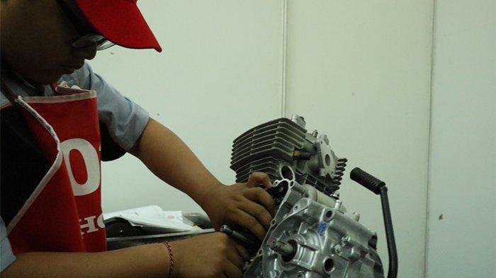 PT Astra Honda Motor (AHM) kembali menggelar Festival Vokasi Satu Hati yang diikuti oleh pelajar dan guru dari 711 SMK dari seluruh Indonesia yang menerapkan Kurikulum Teknik dan Bisnis Sepeda Motor (TBSM) Astra Honda.