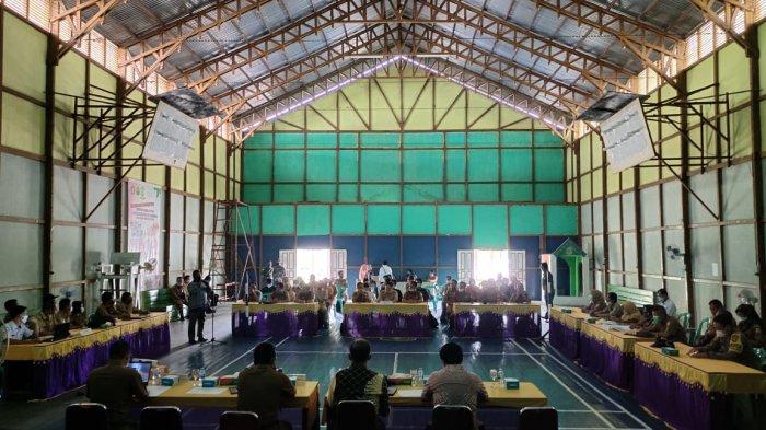 Kapolsek Cahya Purnawan menghadiri Musrembang Kecamatan Putussibau Selatan, Selasa 23 Februari 2021