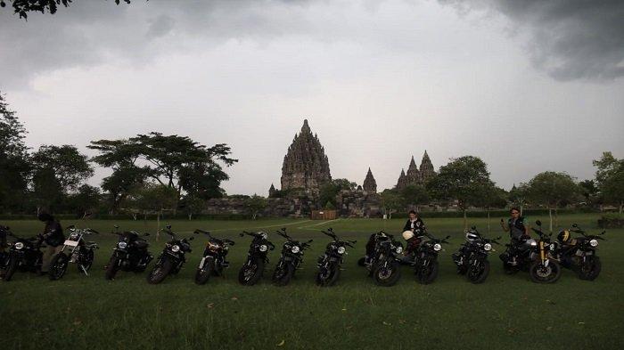 Rangkaian program Yard Built Indonesia singgah di area Candi Prambanan. Empat builder dari Jawa Tengah dan Jogja menampilkan hasil custom motor XSR 155 mereka.