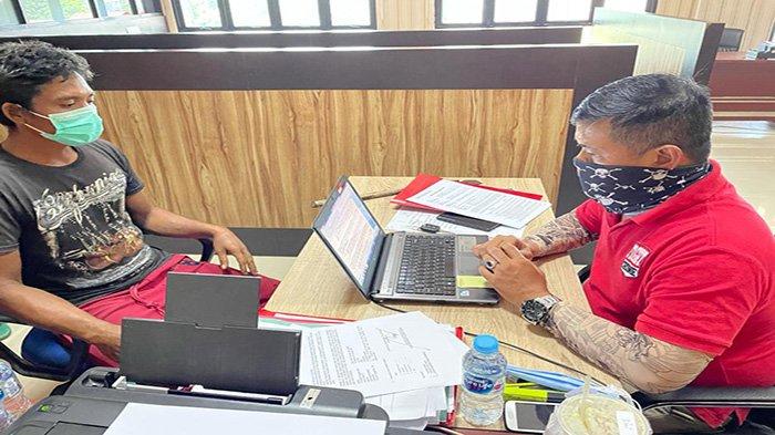 SB saat diperiksa penyidik Ditreskrimsus Polda Kalbar.