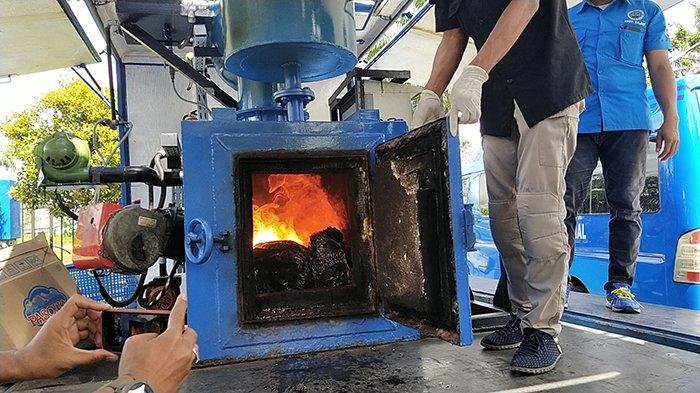 Sebanyak 3 kg sabu dan 11, 91 Kg ganja yang di musnahkan BNN Provinsi Kalbar, Senin 8 Maret 2021.