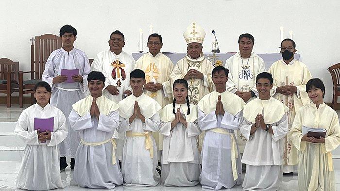 Sekolah Tinggi Agama Katolik Negeri (STAKatN) Pontianak menggelar dies natalies ke-6 di Gedung Praktik Liturgi, Selasa 17 Januari 2023.