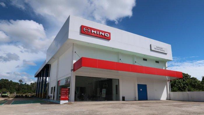 Showroom Hino Sintang berlokasi di Jalan Sintang – Pontianak KM 10, Kabupaten Sintang.