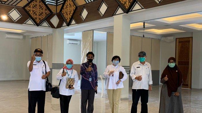 Suasana saat Universitas Panca Bhakti (UPB) Pontianak mengadakan rapat Koordinasi bersama Majelis Pertimbangan Badan Penelitian dan Pengembangan (Balitbang) Provinsi Kalimantan Barat tahun 2020, di gedung Rektorat UPB pada Rabu, 30 September 2020.