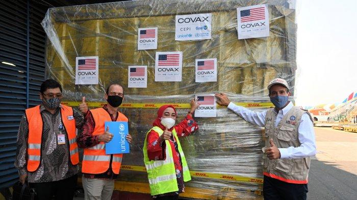 VAKSIN PFIZER - Sebanyak 4,6 juta dosis vaksin Pfizer bantuan dari pemerintah dan rakyat Amerika Serikat tiba di Indonesia, Jumat 17 September 2021. Ini merupakan bantuan gelombang kedua dari Amerika Serikat, sisanya akan tiba dalam waktu paling lambat satu pekan ke depan.