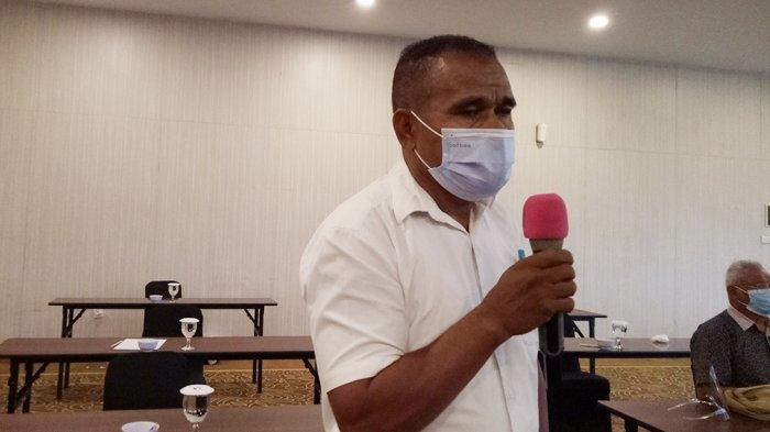 Ishak Zet Tode, Sekdes Oebelo di Kabupaten Kupang, Provinsi NTT, Indonesia