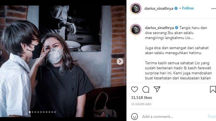 Darius Sinathrya dan Donna Agnesia harus rela ditinggal sang putra sulung untuk sekolah bola di Perancis.