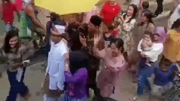 Pernikahan antara remaja inisial S (17) dengan dua gadis inisial A (17) dan SS (17) di Kabupaten Musi Rawas Utara (Muratara), Jumat (10/9/2021).