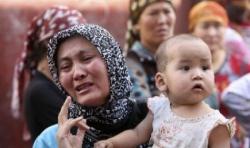 Cina Paksa Muslim Uighur Jual Alkohol