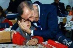 Erdogan Jadi Wali Anak Yatim Ini dalam Pertemuan Ayah di Sekolah