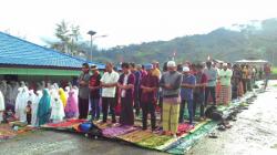 Shalat Id Pertama Disambut Tetesan Air Mata Muslim Tolikara