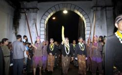 Kirab Pusaka Ponorogo Sepanjang 7 Kilometer