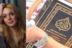 Ketika Lindsay Lohan Membawa Kitab Suci Al-Quran