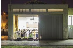 Muslim Italia Shalat di Garasi atau Tempat Parkir