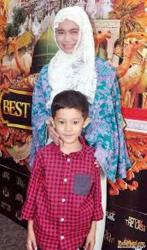 Rossa Ajarkan Puasa Anak Tanpa Iming-iming