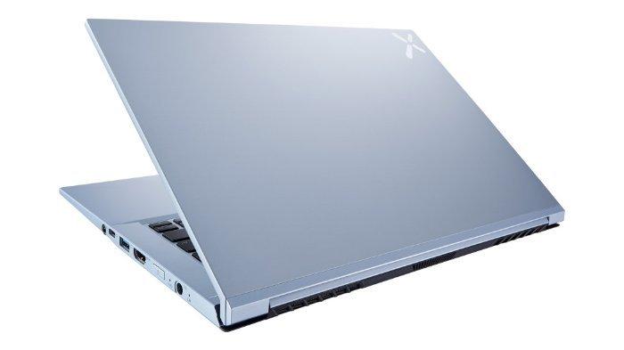 axioo CyberBook hadir dengan form factor clamshell atau laptop klasik