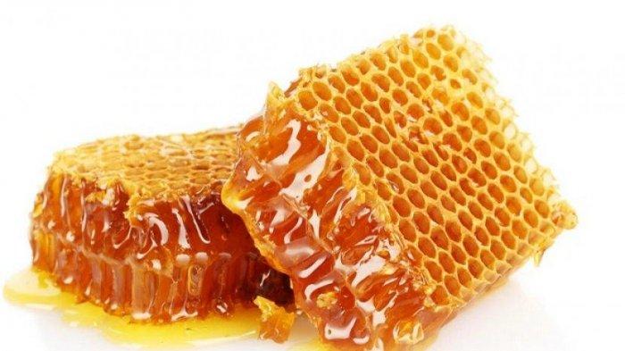 Fungsi dari Beeswax adalah untuk menjaga agar berbagai jenis komponen seperti minyak dan lainnya tak terpisah satu sama lain.
